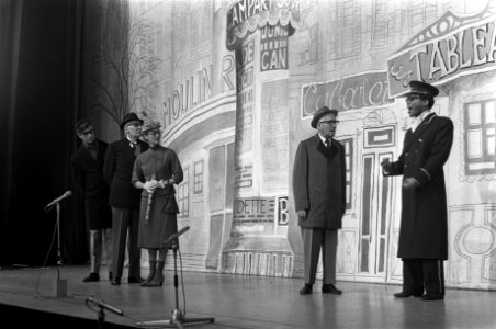 Louis Dusée, Piet Muyselaar, Aase Rasmussen, Willy Walden en Donald Jones (van l, Bestanddeelnr 923-4359