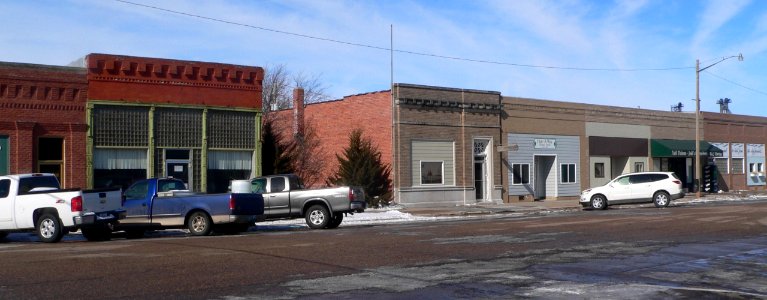 Loomis 300 block Commercial St W side 2