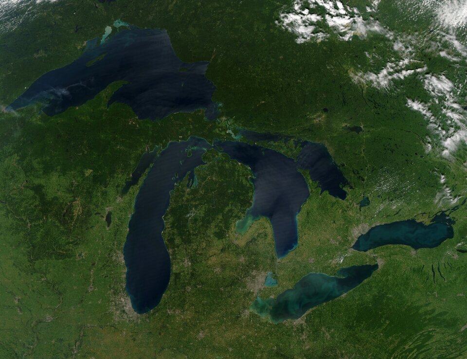 Space clouds canada