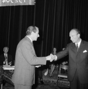 Louis dOr prijs voor Guus Hermus als beste mannelijke toneelspeler, door burgeme, Bestanddeelnr 915-2304