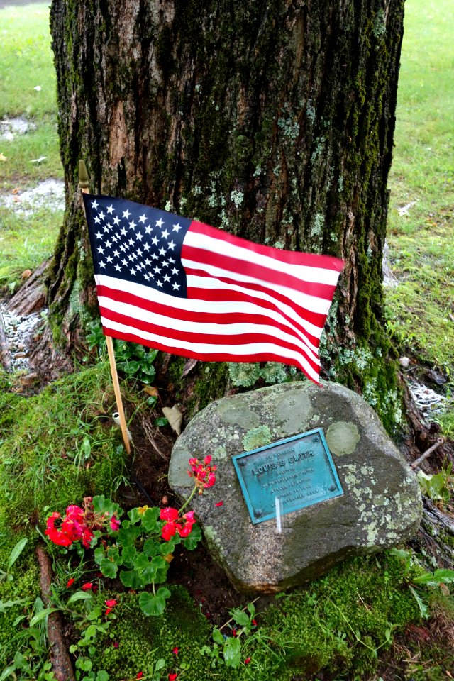 Louis S. Smith memorial - Petersham, Massachusetts - DSC07280