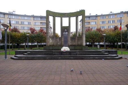 Louis Schmidt Monument (Koning Overwinnarplein, Etterbeek)5