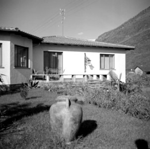 Losone Bungalow met kruik in de tuin, Bestanddeelnr 254-4798