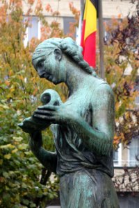 Louis Schmidt Monument (Koning Overwinnarplein, Etterbeek)----------