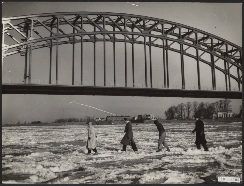 Lopen over het ijs van de IJssel, Bestanddeelnr 060-0300
