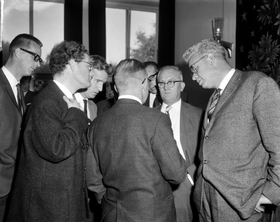 Loonoverleg in gebouw van de SER te Den Haag Drs D Roemers en G J Mastrigt, Bestanddeelnr 915-6427