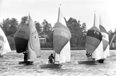 Loosdrecht Hollandweek. Buitenboord hangen bij de Stern, Bestanddeelnr 921-5397