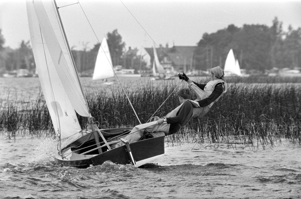 Loosdrecht Hollandweek. Buitenboord hangen bij de Stern, Bestanddeelnr 921-5394