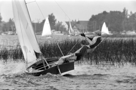 Loosdrecht Hollandweek. Buitenboord hangen bij de Stern, Bestanddeelnr 921-5394