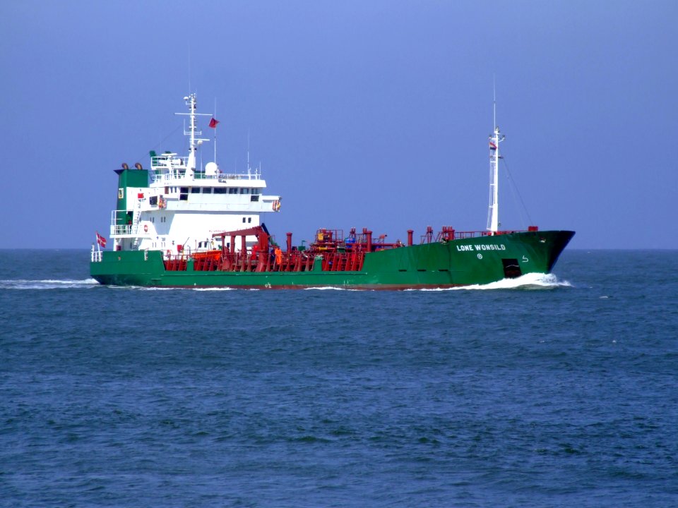 Lone Wonsild IMO 8802791 approaching Port of Rotterdam, Holland 08-Apr-2007