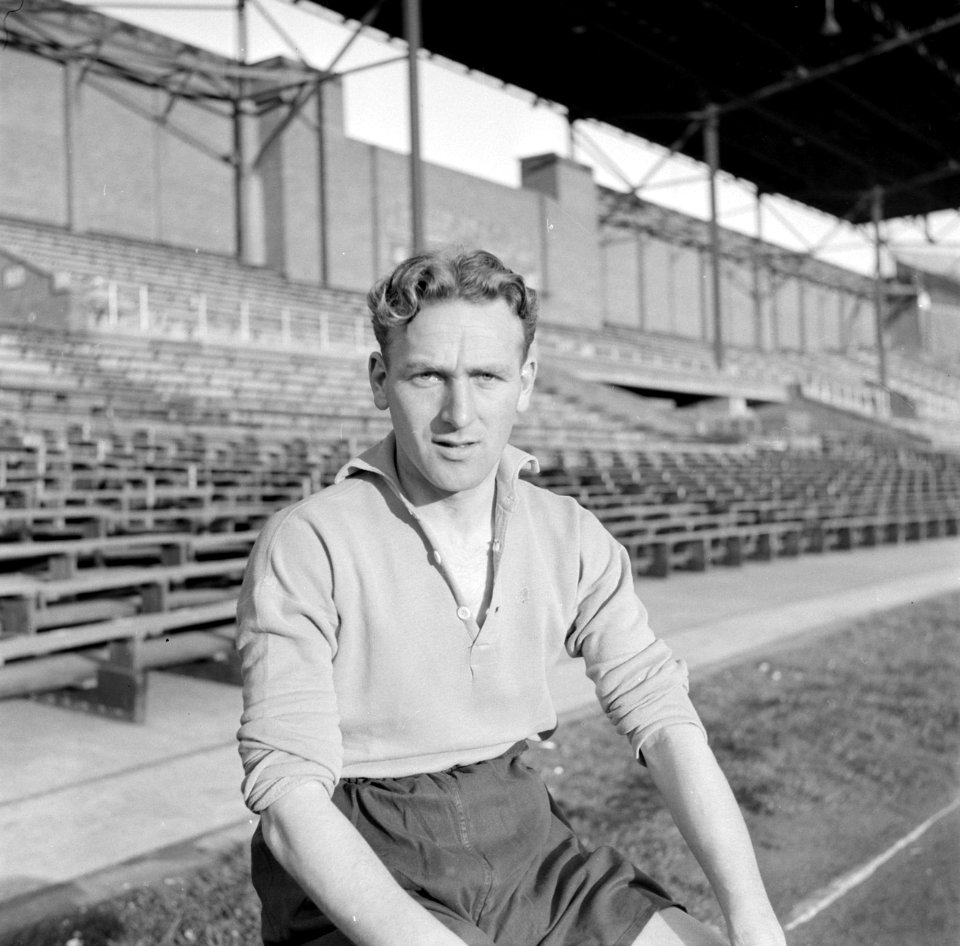 Louis Biesbrouck (RCH) in het Olympisch Stadion in Amsterdam, enige dagen na de , Bestanddeelnr 191-1078