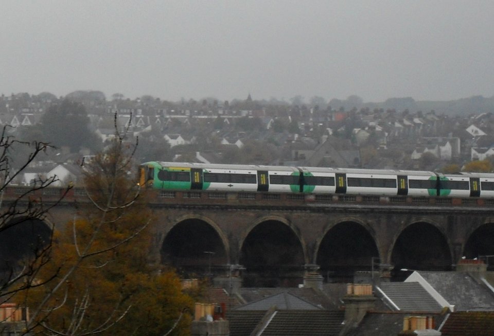 London Road Railway Viaduct seen from The Greenway, New England Quarter, Brighton (November 2010) (2)