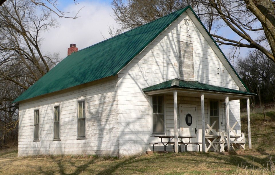 Long Creek School from SE 1
