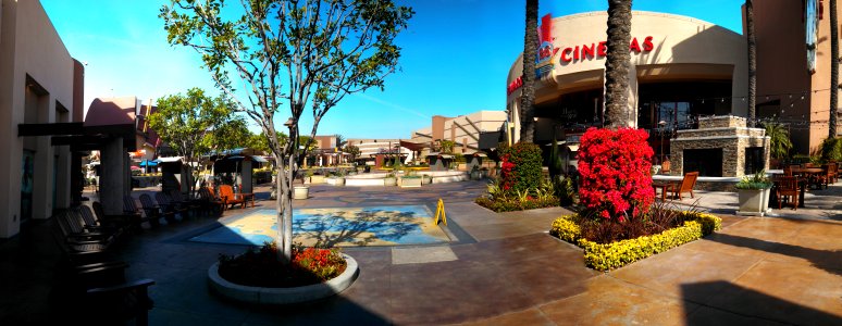 Long Beach Town Center Shopping Center in Long Beach CA