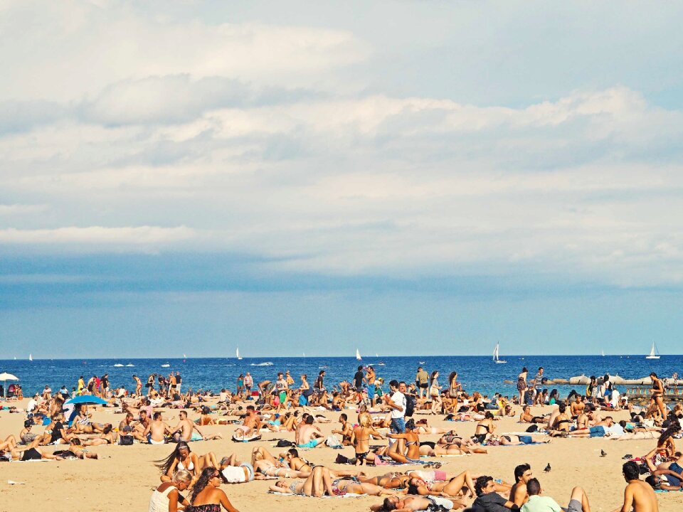 People sand sea