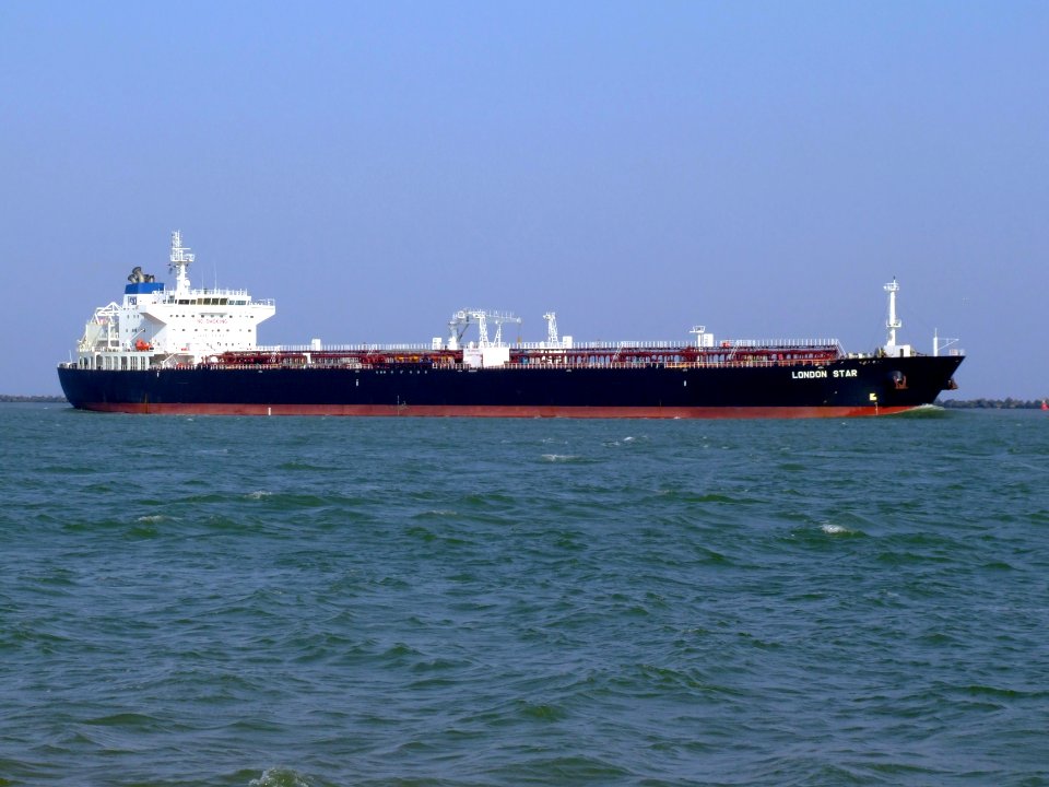 London Star p1a approaching Port of Rotterdam, Holland 01-Apr-2007