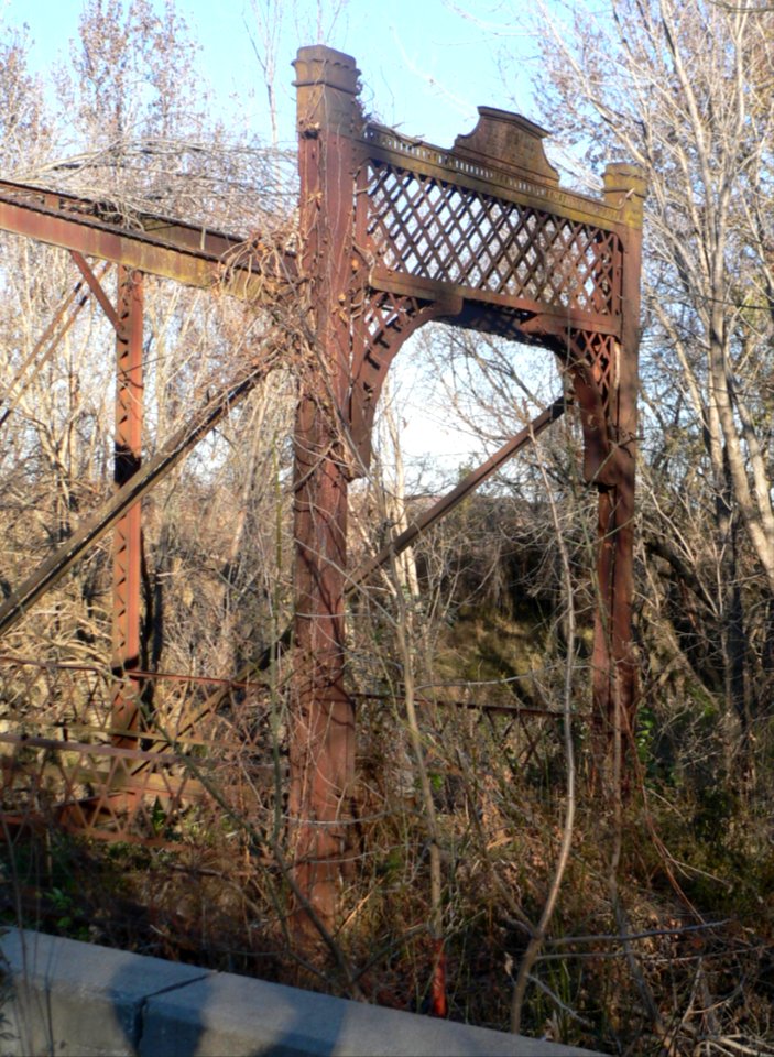Long Shoals bridge S end 1