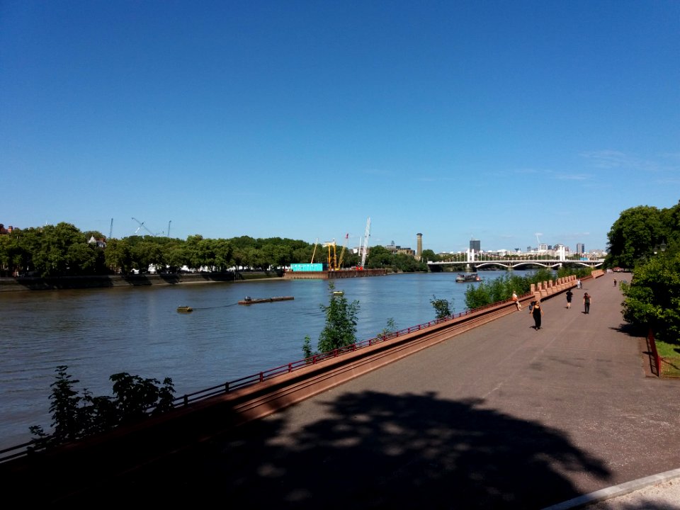 London - Battersea Park - Thames river from the Pagoda