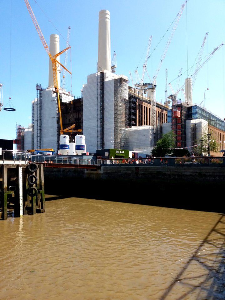 London - Battersea Power Station restoration (3)