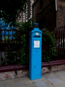 London - Aldgate High Street, police box photo