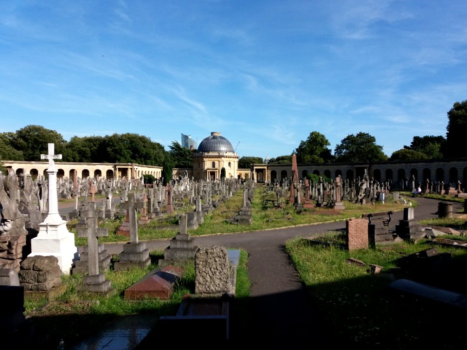 London - Brompton Cemetery, Great Circle and chapel