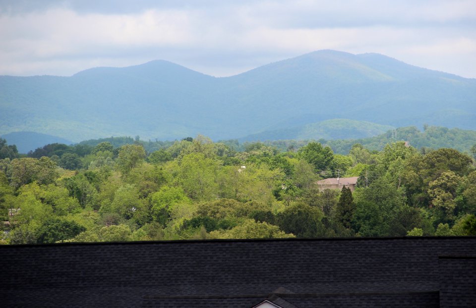 Long Mountain and Gooch Mountain viewed from Dahlonega, April 2017