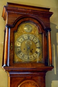 Longcase clock by Francis Reynolds, Kensington, c. 1730, burr walnut DSC03103