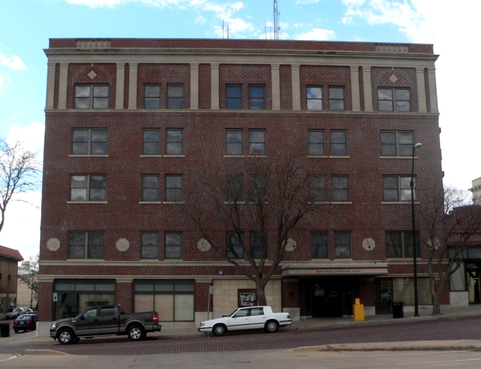 Lora Locke Hotel from E 1