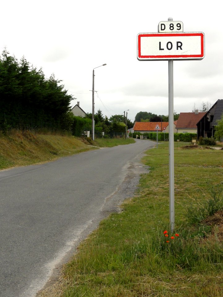 Lor (Aisne) city limit sign