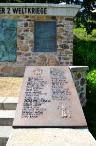 Lorsbach, Alter Friedhof, Kriegsopfergedenkstätte, Gefallenenliste rechts (1)