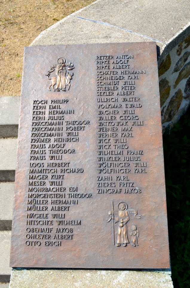 Lorsbach, Alter Friedhof, Kriegsopfergedenkstätte, Gefallenenliste rechts