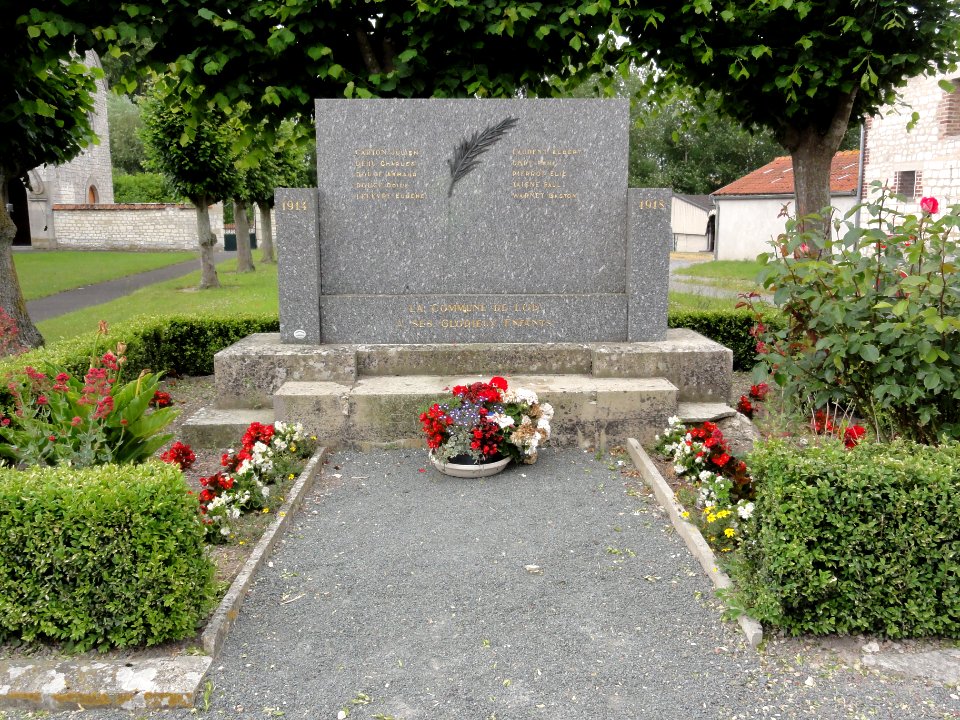 Lor (Aisne) monument aux morts