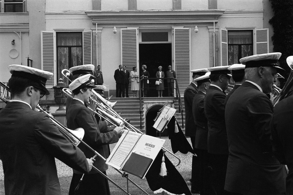 Lord Home met echtgenote op Paleis Soestdijk ontvangen Lord Home , dr Bernard R, Bestanddeelnr 915-3629