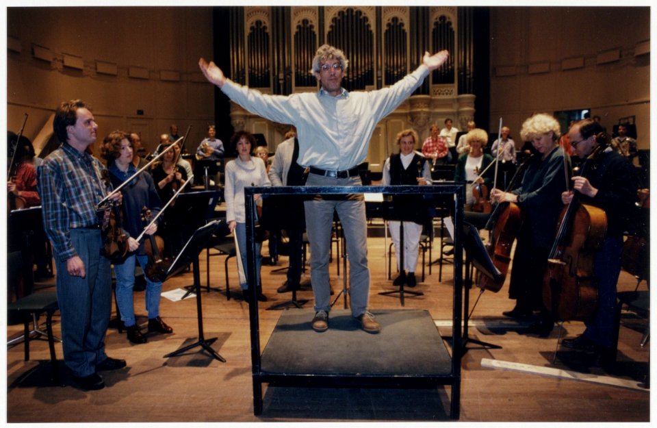 Lucas Vis neemt na 8 jaar afscheid als chef-dirigent van het Noordhollands Philharmonisch Orkest met een concert in het concertgebouw. NL-HlmNHA 54036340