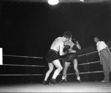 Luc van Dam tegen Kid Marcel in de Haagse Dierentuin te Den Haag, Bestanddeelnr 903-7197