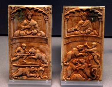 Louvre Objets d'art Moyen Age Diptyque Jeux du cirque vers 400 04012019 1