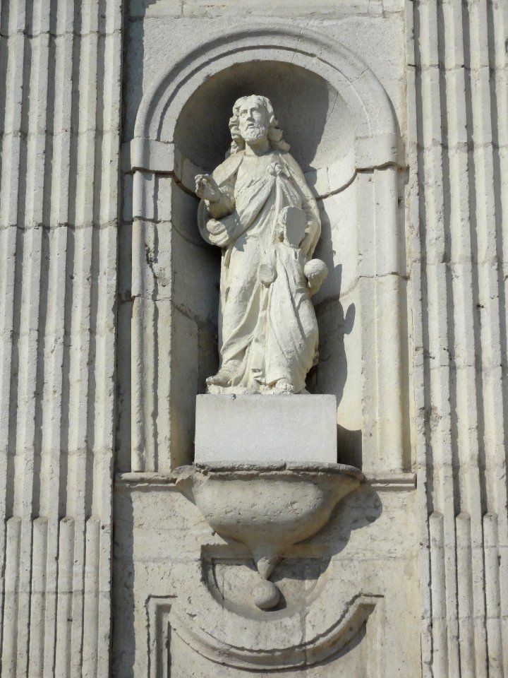 Lucey (Meurthe-et-M.) église façade, statue A