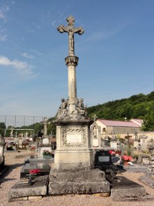 Lucey (Meurthe-et-M.) croix de cimetière