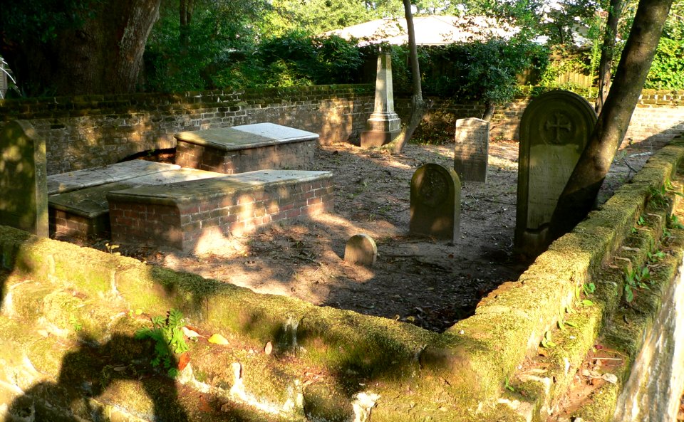 Lucas Family Cemetery from E corner