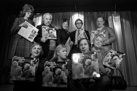 LP van 'Citroentje met suiker', Staand Ronnie Bierman, Lex Goudsmit, Piet Römer, Bestanddeelnr 926-1312
