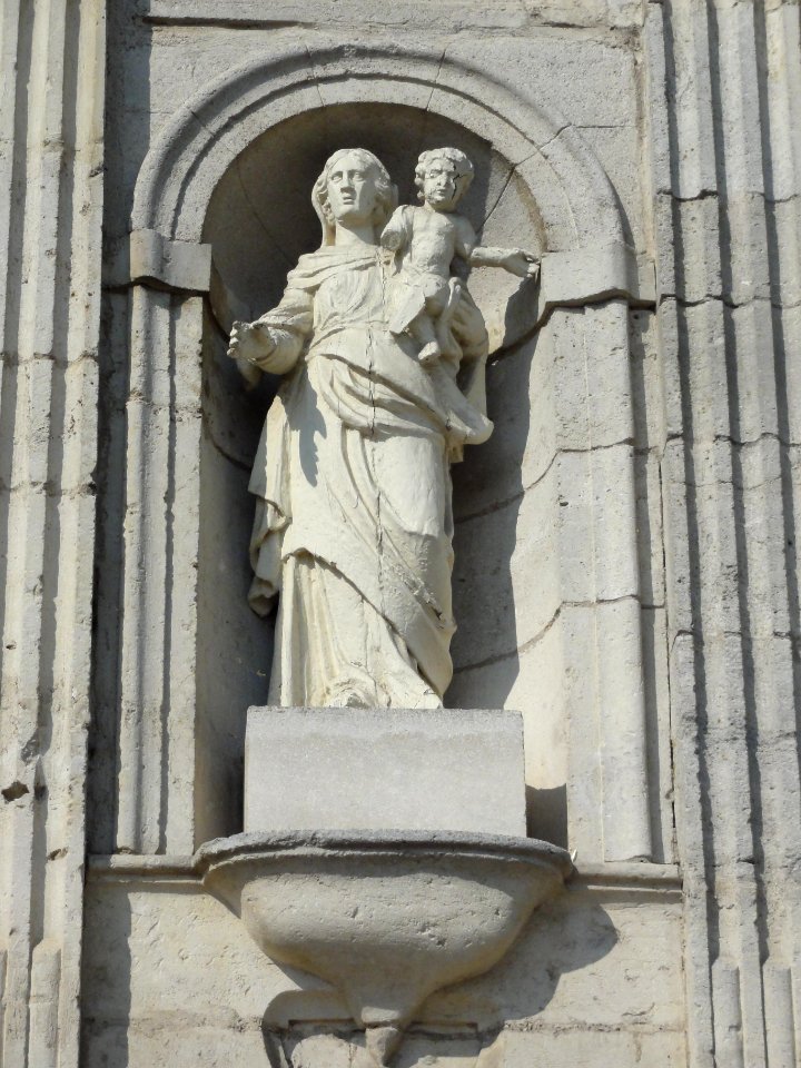 Lucey (Meurthe-et-M.) église façade, statue B