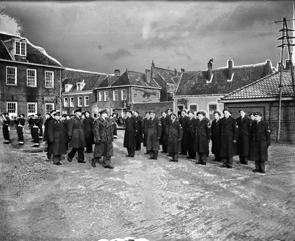 Lt. Gen. Kruls bij afscheid MMOD Leiden, Bestanddeelnr 902-5522