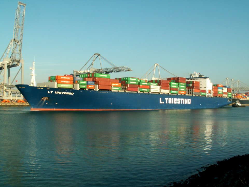 LT Universo p3, at the Amazone harbour, Port of Rotterdam, Holland 14-Jan-2006