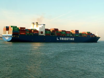 LT Universo p4, at the Amazone harbour, Port of Rotterdam, Holland 14-Jan-2006