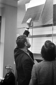 Loting IBM-schaaktoernooi Donner tijdens loting, Bestanddeelnr 927-3267