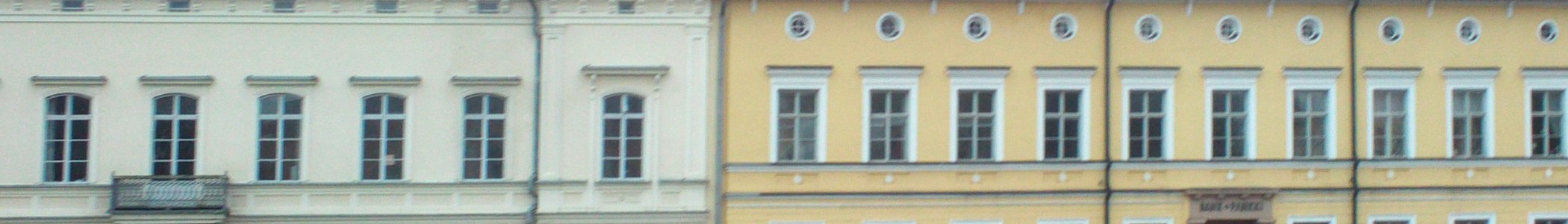 Lovisa banner Houses along the market square