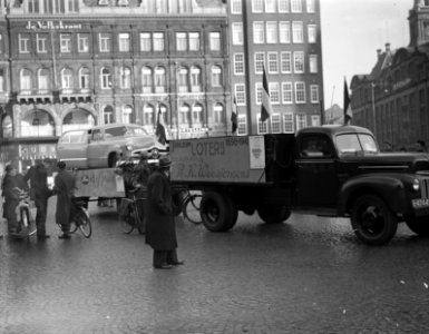 Lotenverkoop RK Weesjongens. Volkskrant, Bestanddeelnr 903-1329