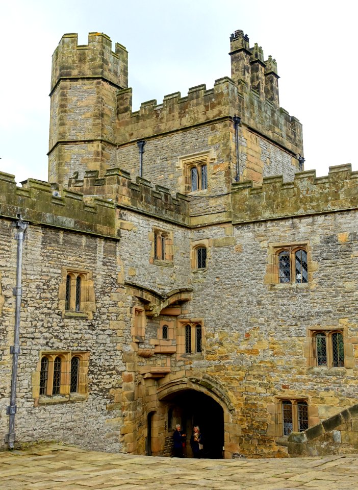 Lower Courtyard - Haddon Hall - Bakewell, Derbyshire, England - DSC02473