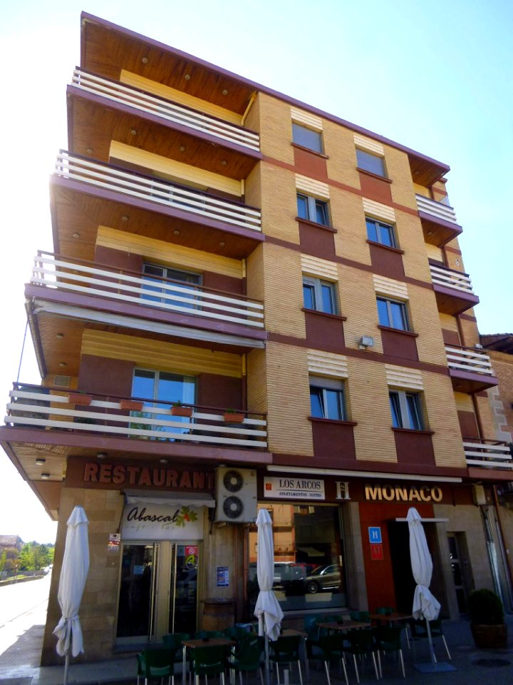 Los Arcos - Plaza del Coso 3