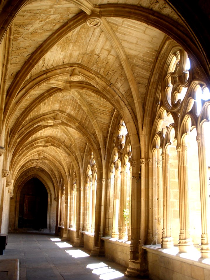 Los Arcos - Iglesia de Santa Maria - claustro 02